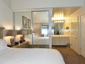 657 S At Silverado Studio Bedroom Residence by Redawning