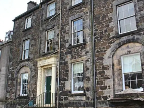 Clan Ross - 3 bed, spacious Georgian home