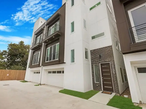 Newly Built Modern 3 Bedroom Houston Home