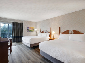 Super 8 By Wyndham Plainview