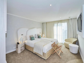 Hotel Suites La Cigale