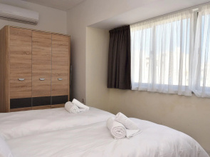 2 Bedroom, Bright & Central Top Floor Apartment - 5