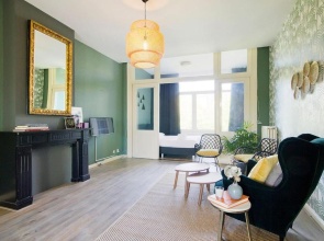 Spacious 4P Canal Apartment