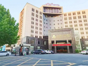 Luoshan Golden Sunshine Star Ji Hotel