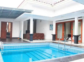 Sutan Raja Villa Kuningan