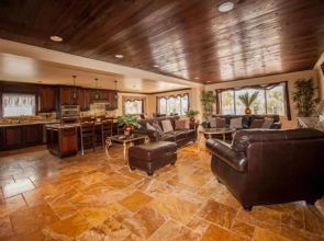Gulfside Luxury Condo by RedAwning