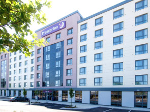 Premier Inn London Gatwick Manor Royal