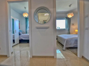 Felice sul Lago 2-Bedroom Lakeview Apartment