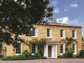 Hadlow Manor Hotel
