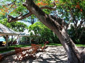 Baan Bayan Beachfront Hotel