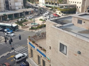 Art Apartment near Mamila