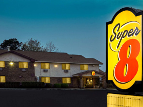 Super 8 by Wyndham Greenville