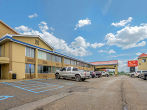 Econo Lodge Inn & Suites Triadelphia - Wheeling
