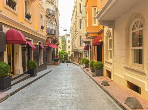 Meroddi Galata Flats