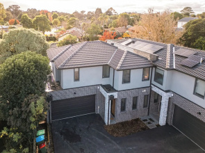 StayAU Stylish 4BR Home Ringwood