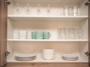 Stylish Modern Condo w Parking Location Coffee