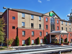 Holiday Inn Express & Suites Atlanta - Emory University Area