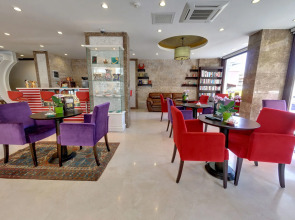 The Magnaura Palace Hotel