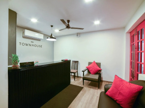 OYO Townhouse 261 Jayam nagar