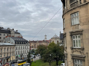 Metropolis apartment on Pekarska 2