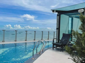 Serenotel Pattaya Beach Front