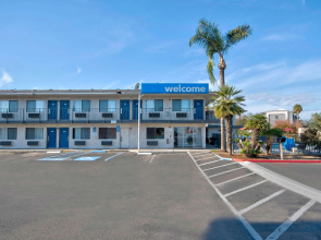 Motel 6 Tulare, CA