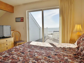 Palm Island 3 Bedroom Deluxe Villa by RedAwning