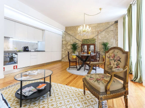 JOIVY Modern classic 1-bed Apt w/ balcony, nearby Avenida da Liberdade