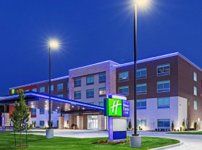 Holiday Inn Express & Suites Parsons by IHG
