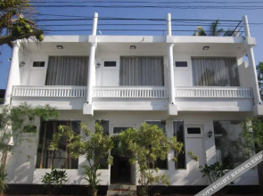 White Surfing Beach Resort