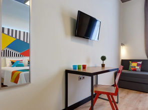 COLORS Central Ladadika