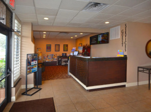 Rosen Inn, closest to Universal