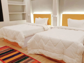 Vibe n Joy Guest House