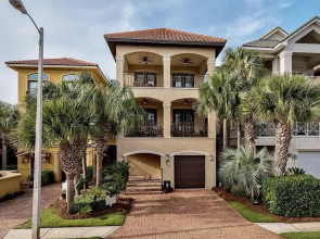 Ocean Escape 4 Bedroom Holiday Home by Five Star Properties