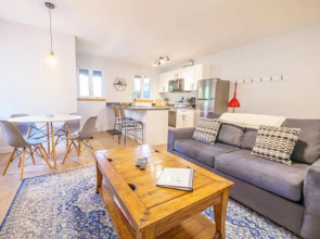 Storm Bay, Modern 1 Bed Suite and Chefs Kitchen