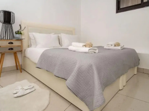 Lovely 2 bedroom unit Shivtey Israel Jerusalem