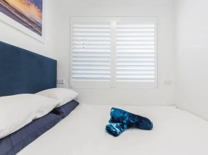 Quiet Spacious Apt with AIR CONDITIONING & Netflix