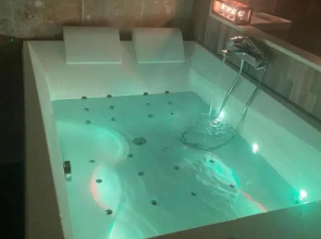 The Montreal Suite (Adults Only)