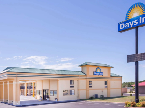 Days Inn by Wyndham Byron