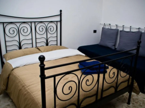 The Admiral House Courtyard