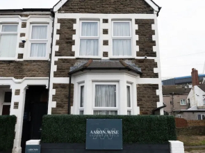 Aaron Wise - 62 Plantagenet Street