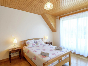 Spacious Villa in Concarneau with Swimming Pool