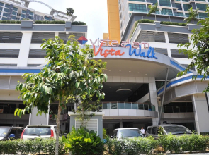 Lawang Suite 1 Bedroom Corner Apartment