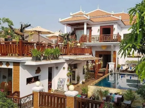 Antonios Villa Hotel