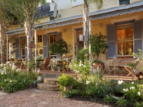 Yellow Aloe Guesthouse