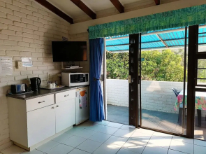 Boathouse Bed and Biscuit - Upper Deck