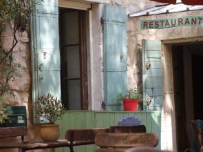 Provencal Holiday Home With Private Pool on 3000 m2 of Garden, in the Middle of the Luberon