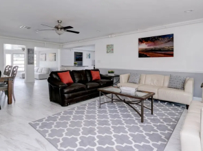 Hollywood Castle Palace