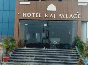 Hotel Raj Palace