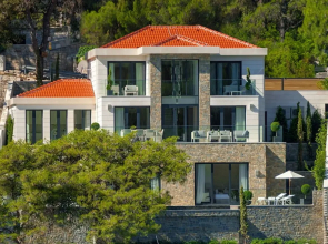 Luxury Villa Silent with Infinity Pool